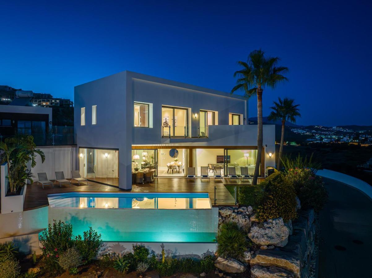 Vacation Marbella I Villa Paraiso The View, Infinity Heated Pool, Sea View, 24-7 Security, Golf Courses Естепона Екстер'єр фото